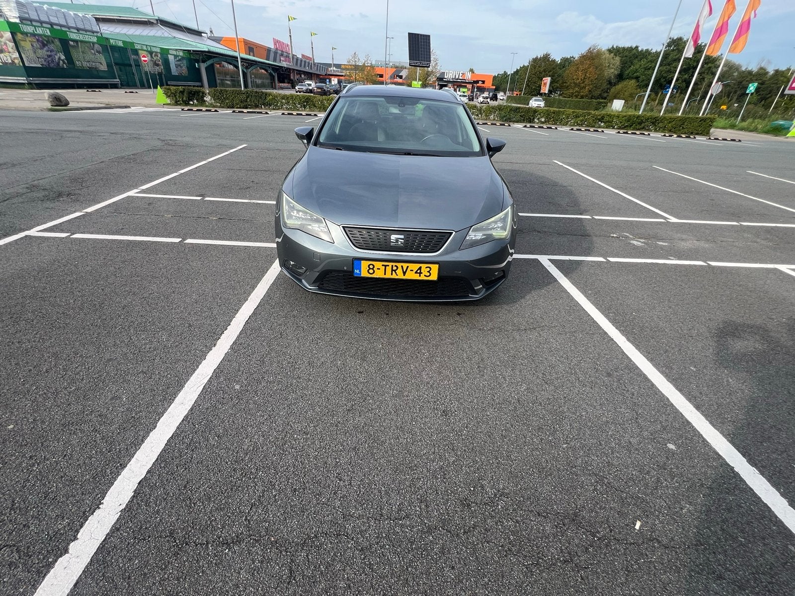 Seat Leon 1.6 TDI 110pk 2014 Grijs, Auto's, Voorwielaandrijving, 4 cilinders, Leon, Origineel Nederlands