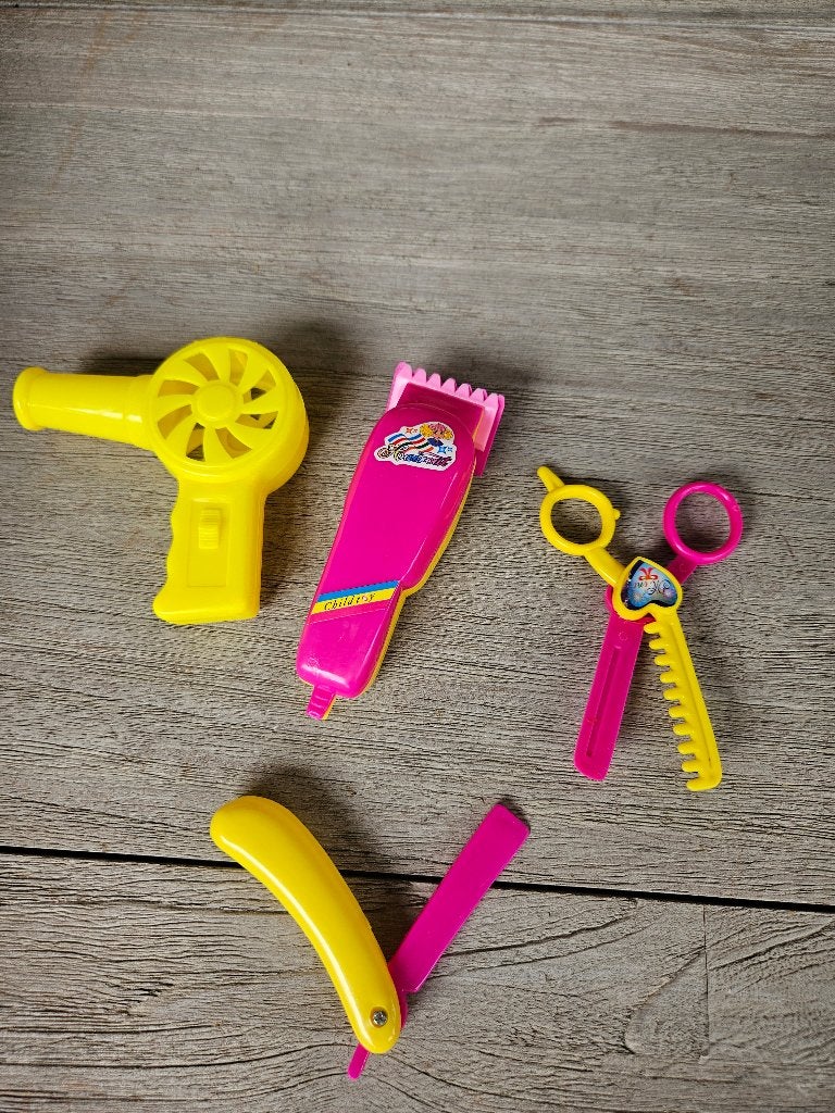 Poppenspulletjes, föhn, scheerapparaat, schaar en scheermes, Kinderen en Baby's, Ophalen of Verzenden, Zo goed als nieuw, Overige typen