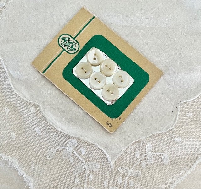 Franse vintage glazen knoopjes, Ophalen of Verzenden, Zo goed als nieuw, Knoop of Knopen