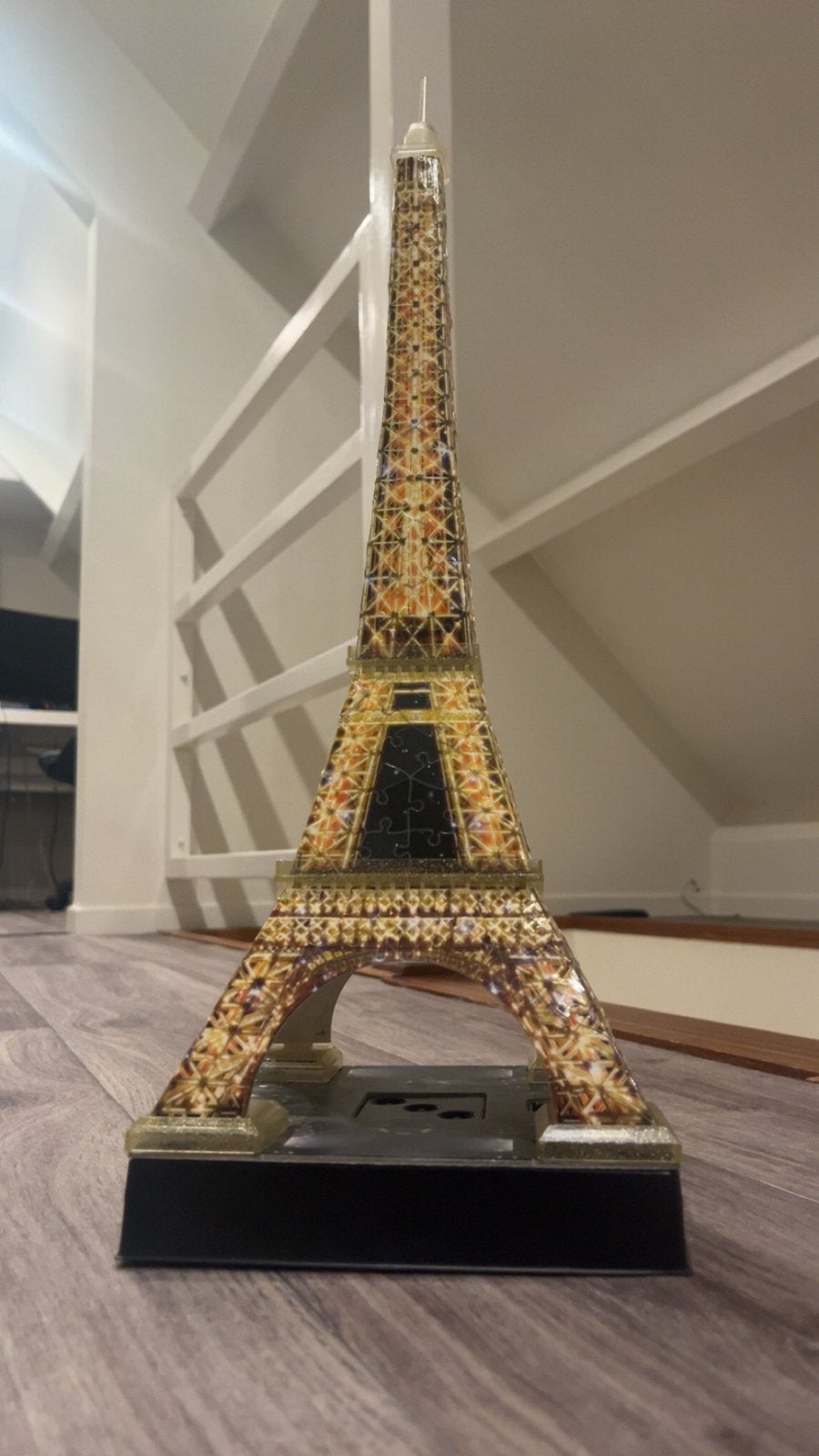 Te koop Eiffeltoren, Ophalen