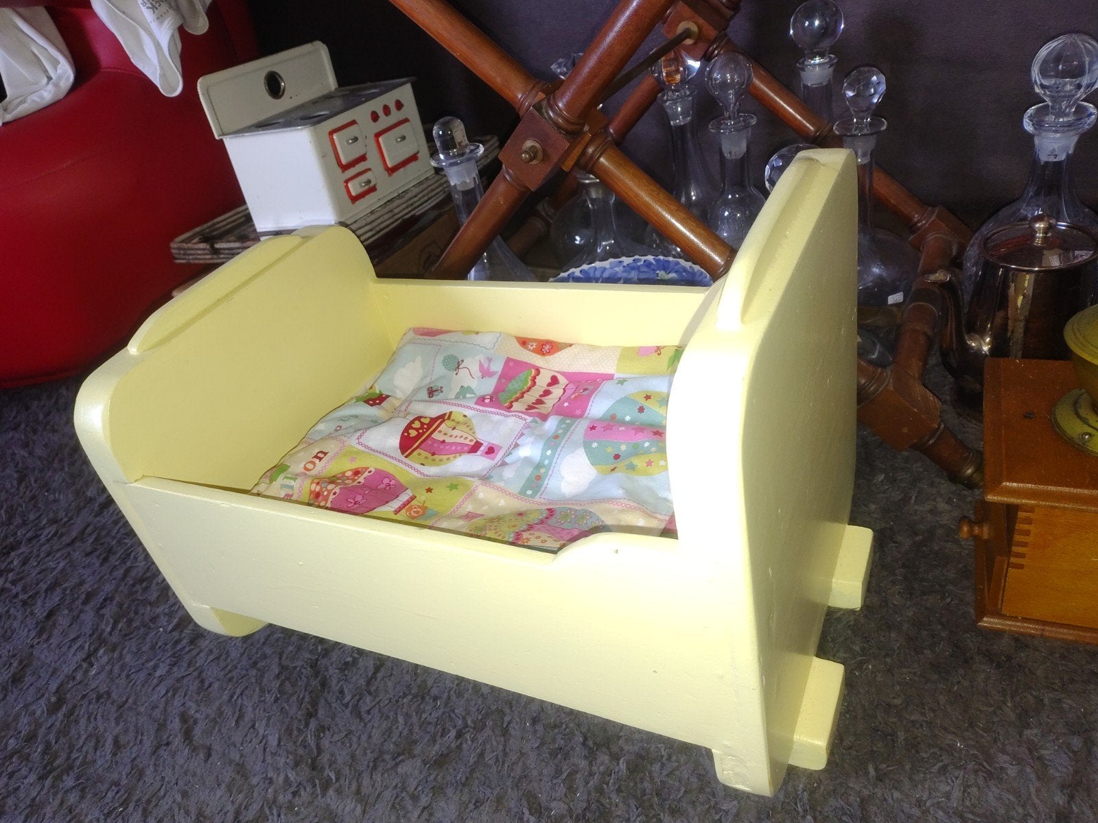 Vintage houten poppenbedje / wiegje met bekleding, Ophalen of Verzenden, Gebruikt, Babypop