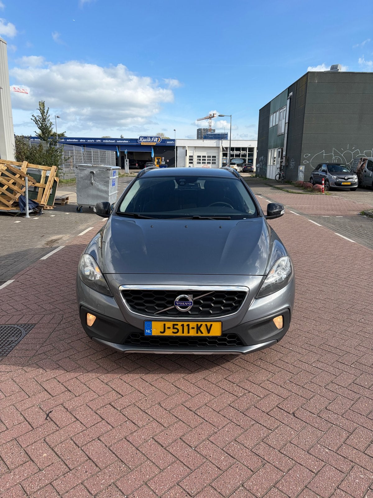 Volvo V40 2.0 D2 120PK 2015 Grijs, Auto's, Voorwielaandrijving, 4 cilinders, Particulier, 1348 kg