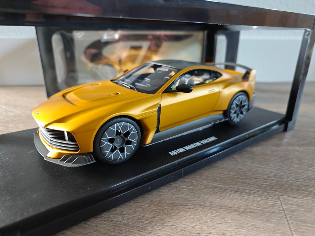 GT Spirit Aston Martin Valiant Auric Gold GT546 nieuw, Ophalen of Verzenden, Nieuw, Auto, Overige merken
