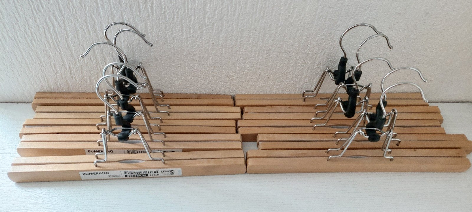 IKEA Bumerang kledinghangers met klem - 10 stuks, Kleding | Dames, Kledinghangers, Ophalen of Verzenden, Gebruikt, Hout, Volwassenen