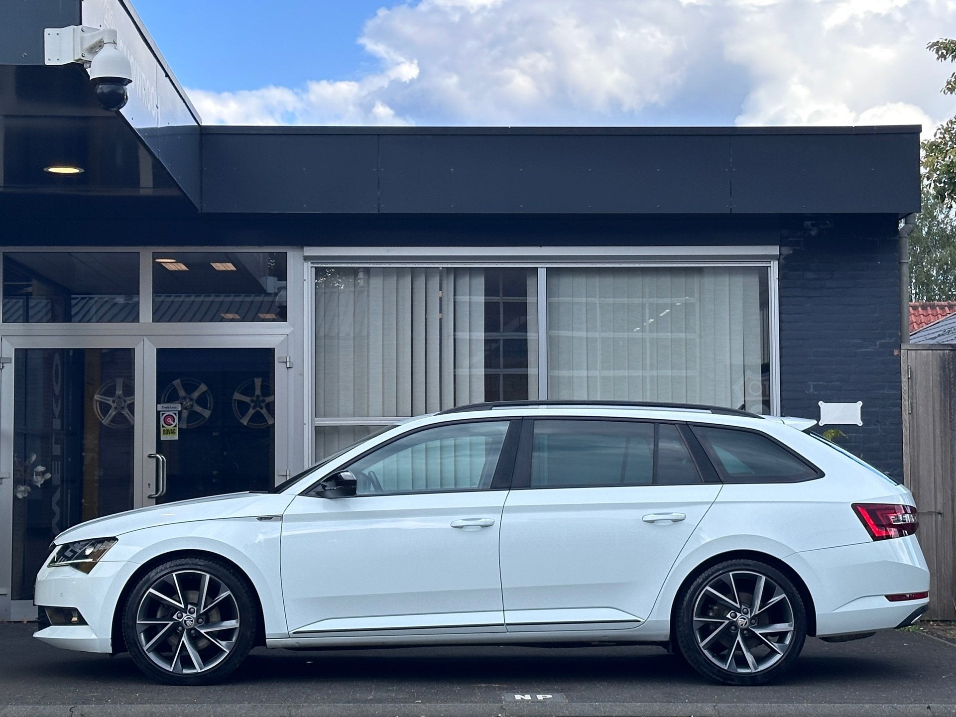 Skoda Superb Combi 2.0 TSI Sportline Business / ACC / DCC /, Auto's, Dealer onderhouden, 15 km/l, Gebruikt, 4 cilinders