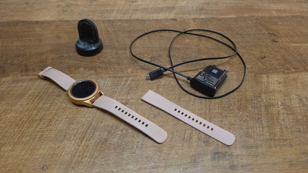 Samsung Galaxy Watch 42mm Rose Gold (2019), Gebruikt, Ophalen of Verzenden, Samsung Galaxy, Waterdicht