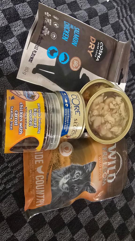 Cat food for donation, Dieren en Toebehoren, Dierenvoeding, Ophalen, Kat