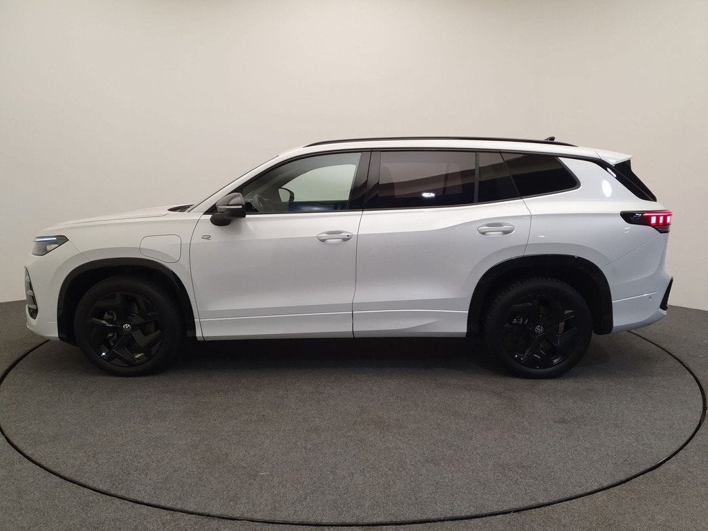 Volkswagen Tayron 1.5 eHybrid 272pk DSG/AUT R-Line Wegklapba, Auto's, Volkswagen, 12 maanden, Stof, 4 cilinders, 1848 kg
