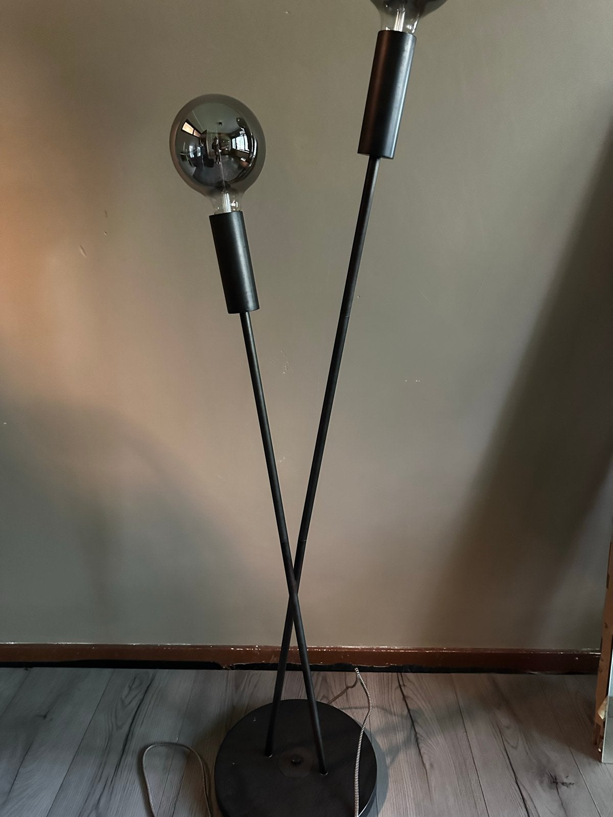 Moderne Bollamp Vloerlamp - Zwart Metaal, Huis en Inrichting, Lampen | Vloerlampen, Ophalen, Gebruikt, Metaal, 150 tot 200 cm