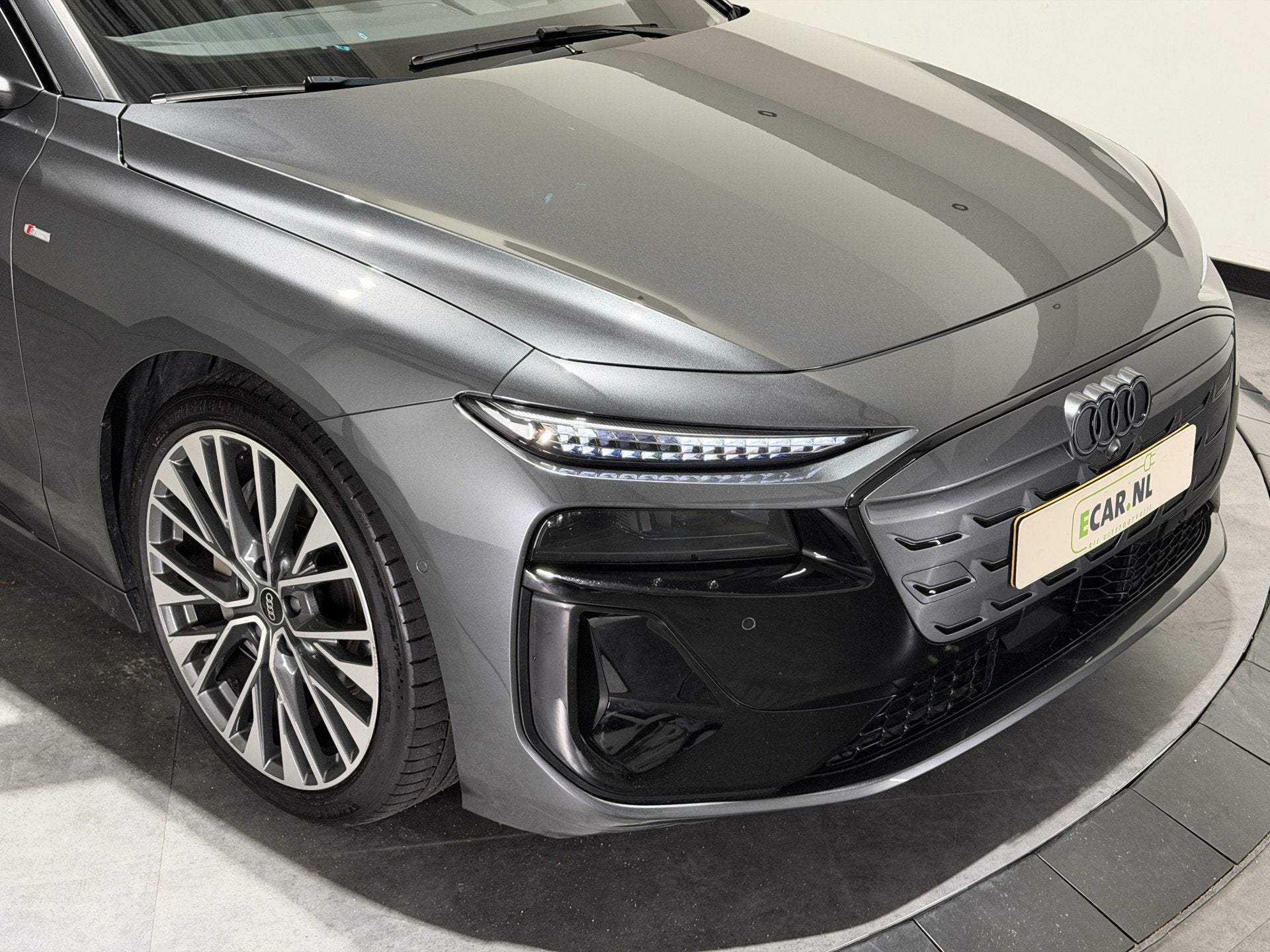 Audi A6 Avant e-tron S edition performance 100 kWh | Heads u, Automaat, Gebruikt, Origineel Nederlands, Verwarmde buitenspiegels