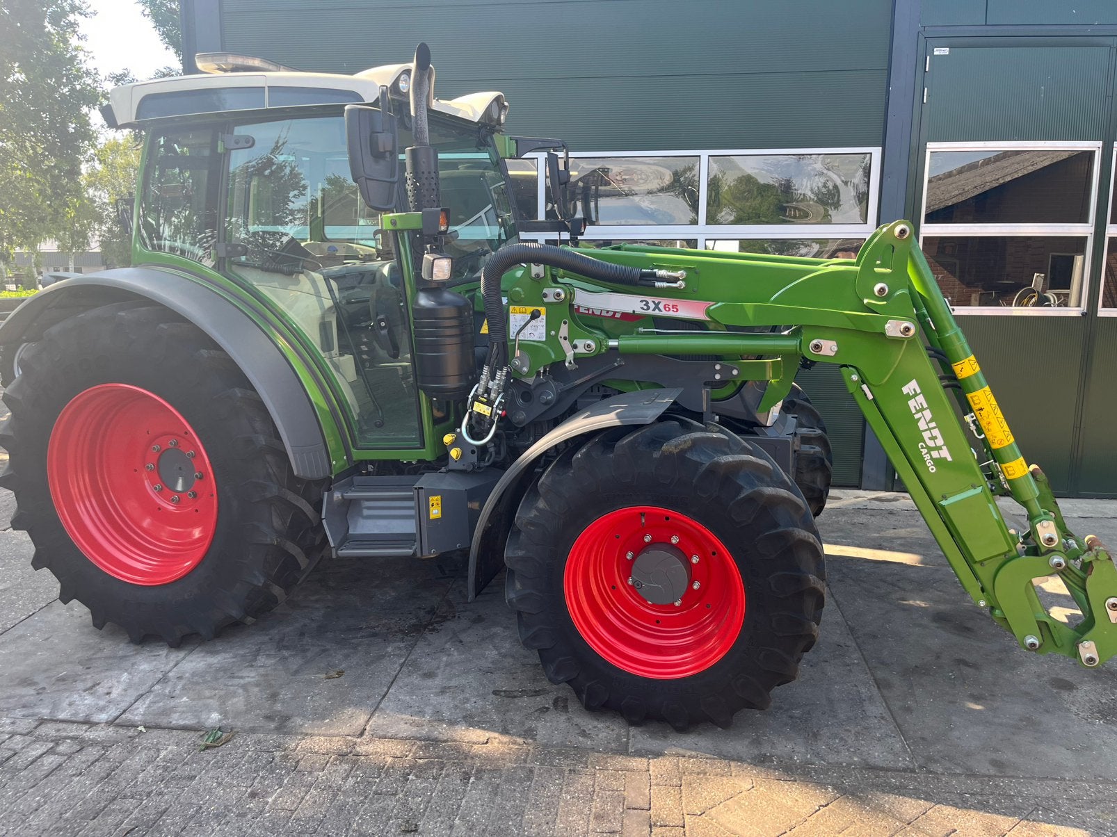 Fendt 211 s3 met voorlader, Ophalen, Overige, Transport