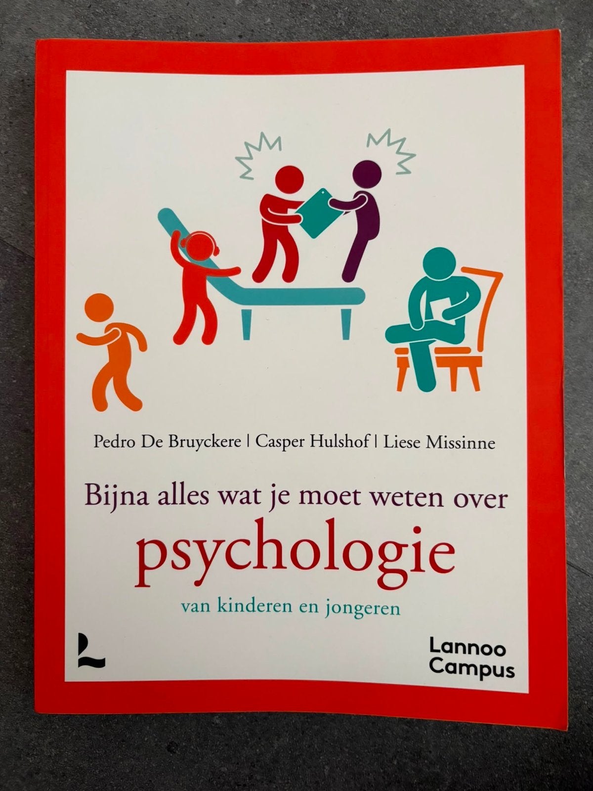 Bijna alles wat je moet weten over psychologie - HALO, Boeken, Psychologie, Ophalen of Verzenden, Zo goed als nieuw, Ontwikkelingspsychologie