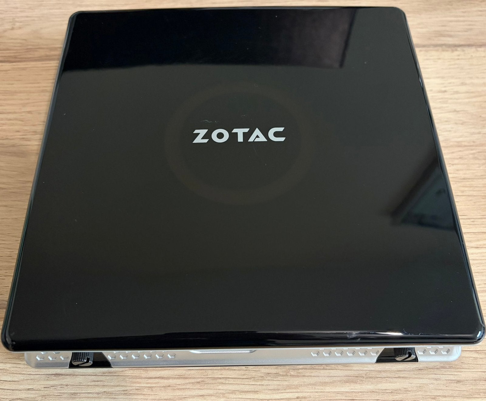 ZOTAC ZBOX ID40 – 4 GB RAM + Kingston SSD, Ophalen of Verzenden, Gebruikt, Minder dan 4 GB, Onbekend