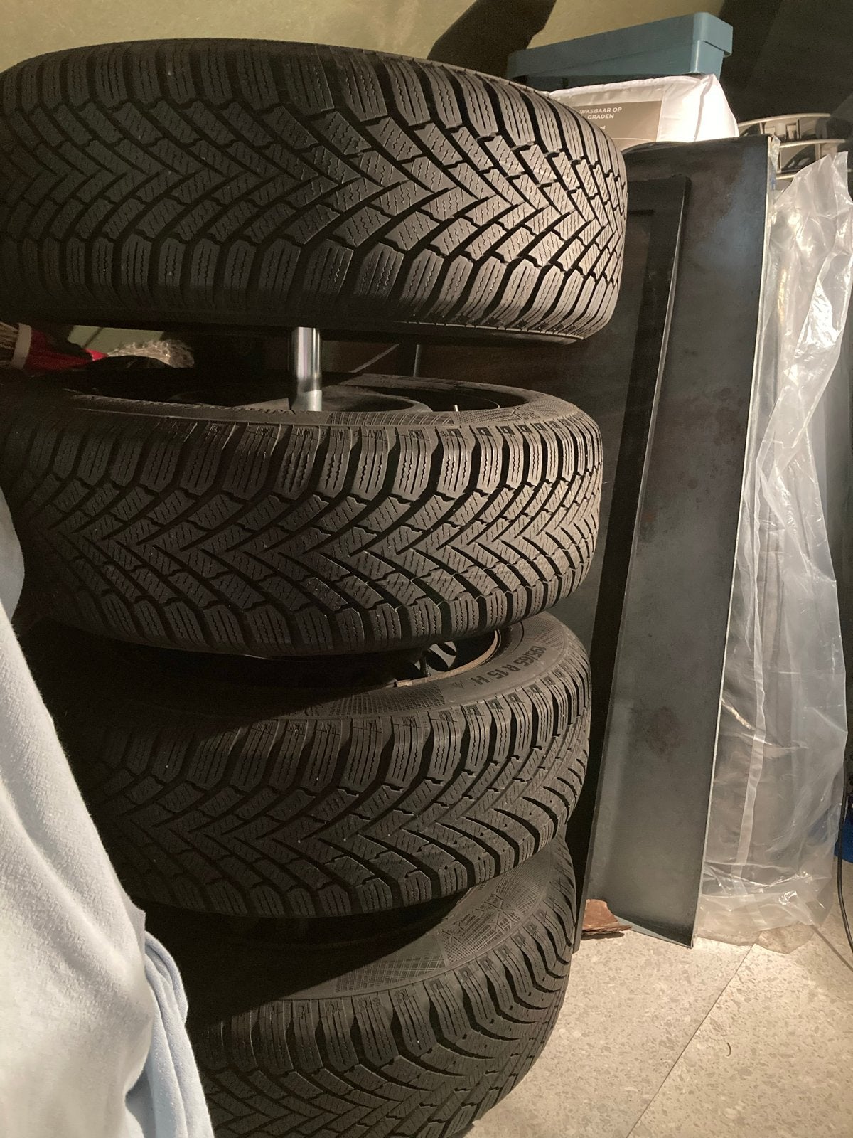 Continental Winterbanden 195/65 R15 op stalen velgen, Auto diversen, Auto-accessoires, Ophalen, Gebruikt