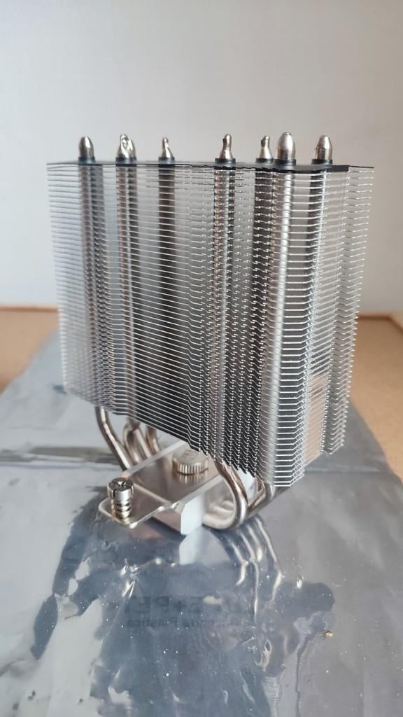 Thermalright dual-tower CPU koelplaat | Zonder ventilators, Computers en Software, Computerkoelers, Zo goed als nieuw, Luchtkoeling