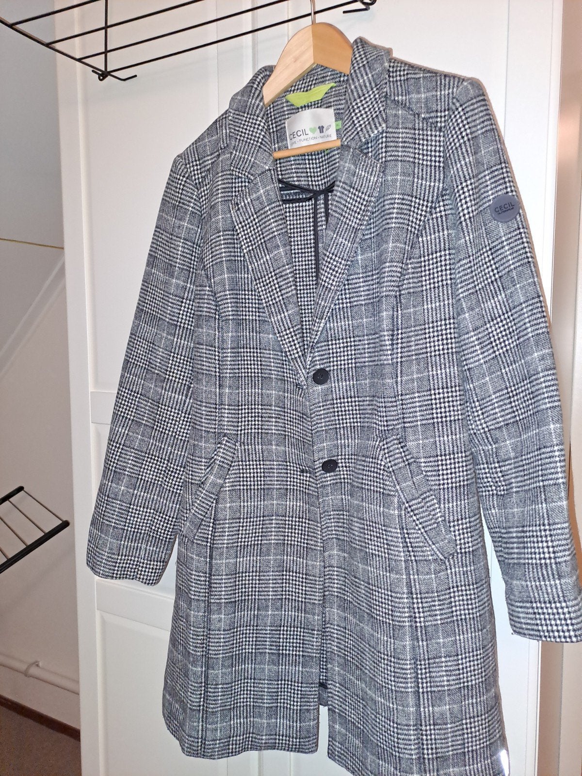 zwarte wit geruite winterjas, CECILxl/44, Kleding | Dames, Zwart, Maat 42/44 (L), Ophalen of Verzenden, Zo goed als nieuw