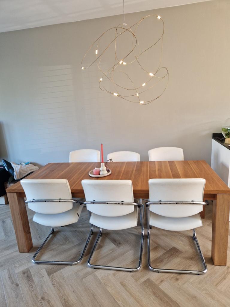 Hulsta Eettafel Notenhout met 6 Witte Leren Stoelen, Ophalen of Verzenden