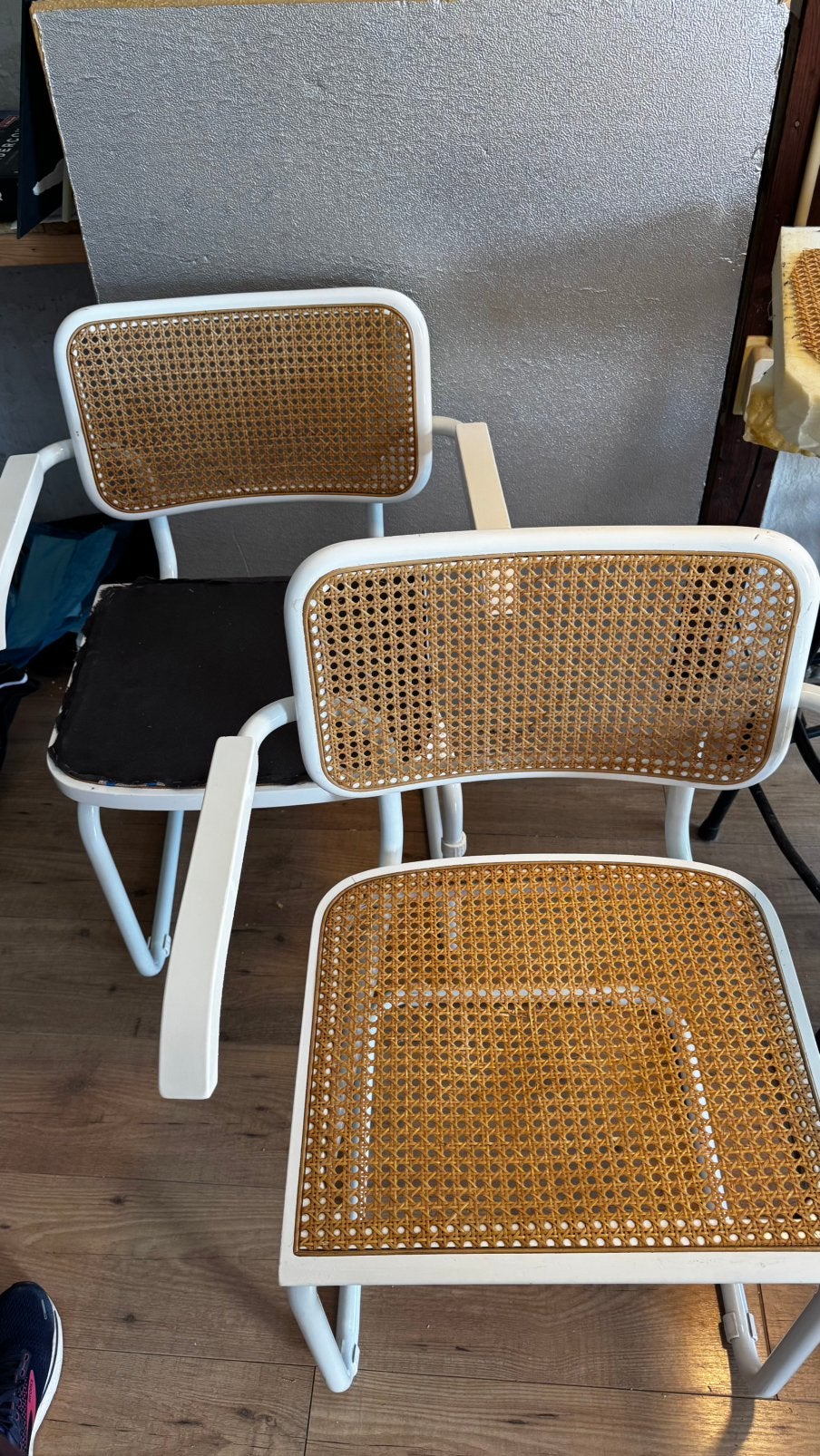 2 webbing eetkamer stoelen (opknappers), Ophalen, Gebruikt, Bruin, Twee