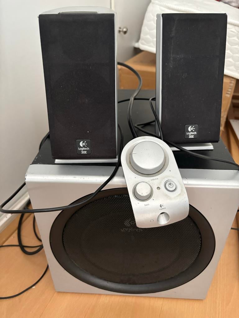 Logitech Z-5500 Geluidsinstallatie met Subwoofer en Satellie, Audio, Tv en Foto, Luidsprekers, Gebruikt, Complete surroundset