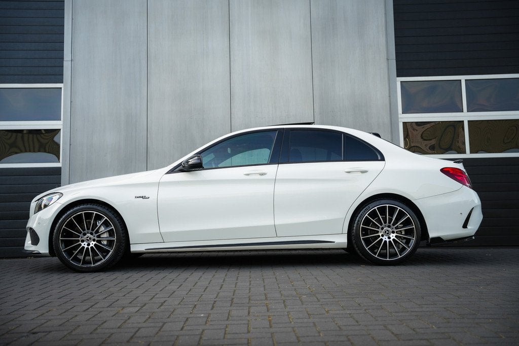 Mercedes-Benz C-Klasse 250 211 pk Edition 1 AMG-Pakket / Pan, Auto's, Mercedes-Benz, Automaat, Euro 6, 4 cilinders, Wit