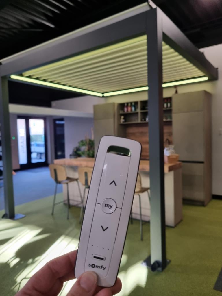Lamellen overkapping Palmiye Skyroof Compact showroommodel, Tuin en Terras, Overkappingen, Zo goed als nieuw, Veranda, Ophalen
