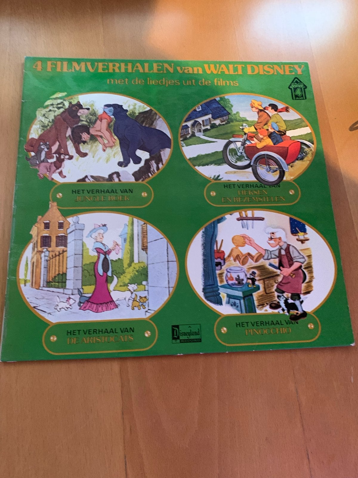 4 Filmverhalen van Walt Disney met liedjes uit de films, Cd's en Dvd's, Ophalen of Verzenden, Gebruikt