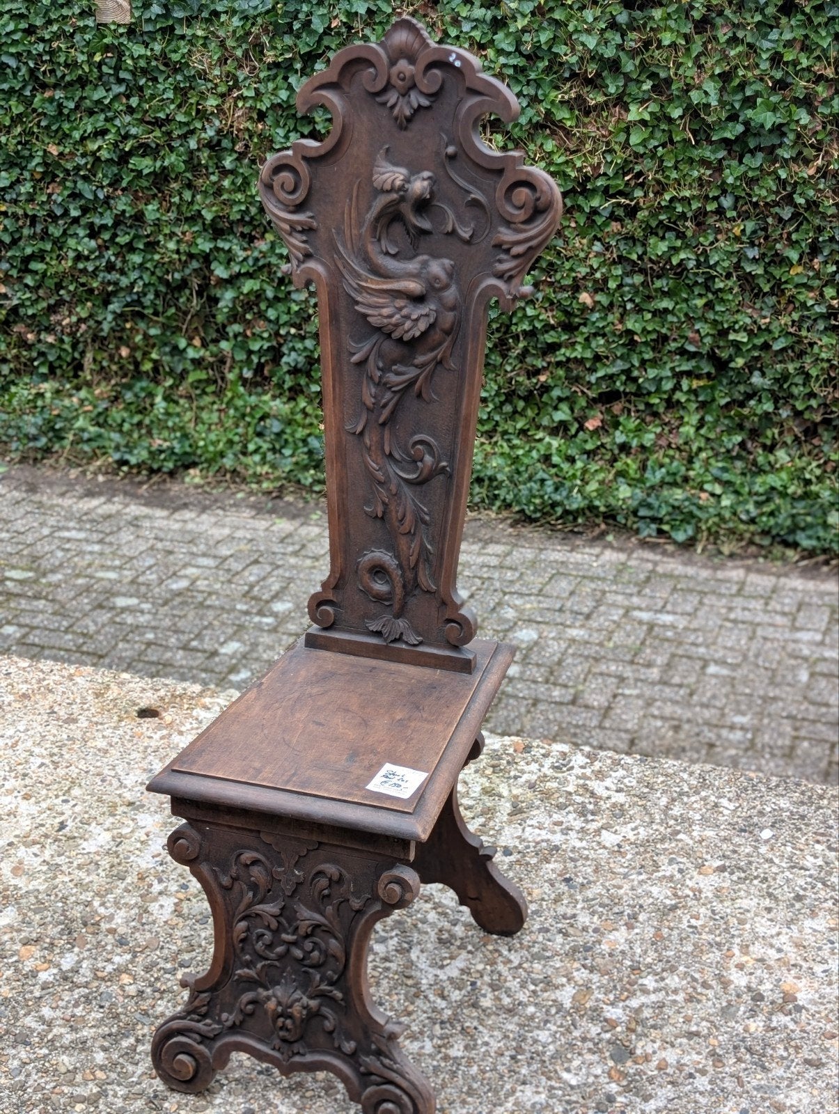 antieke stoelen 120 cm hoog €150. poot zit los voor, Ophalen
