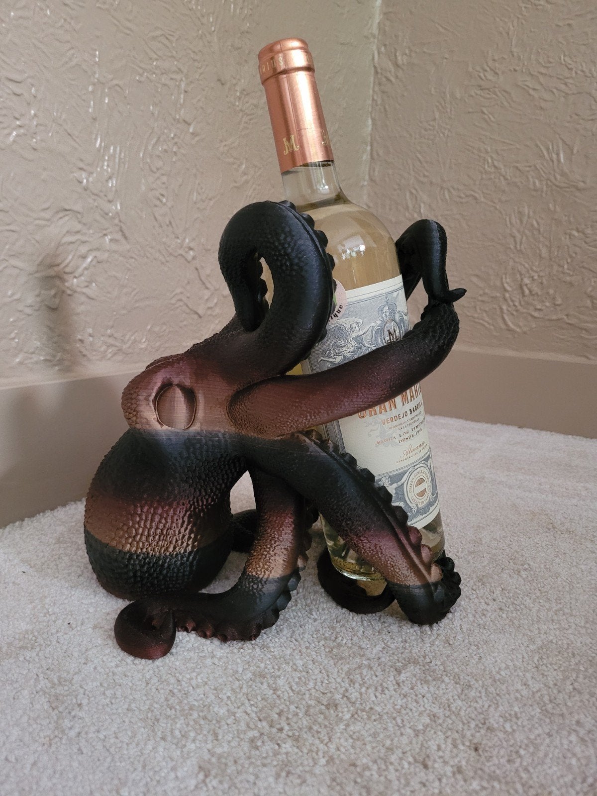 Unieke Octopus Wijnhouder - Nieuw, 24 cm hoog, PLA, Kunststof, Nieuw, Ophalen of Verzenden, Minder dan 5 flessen