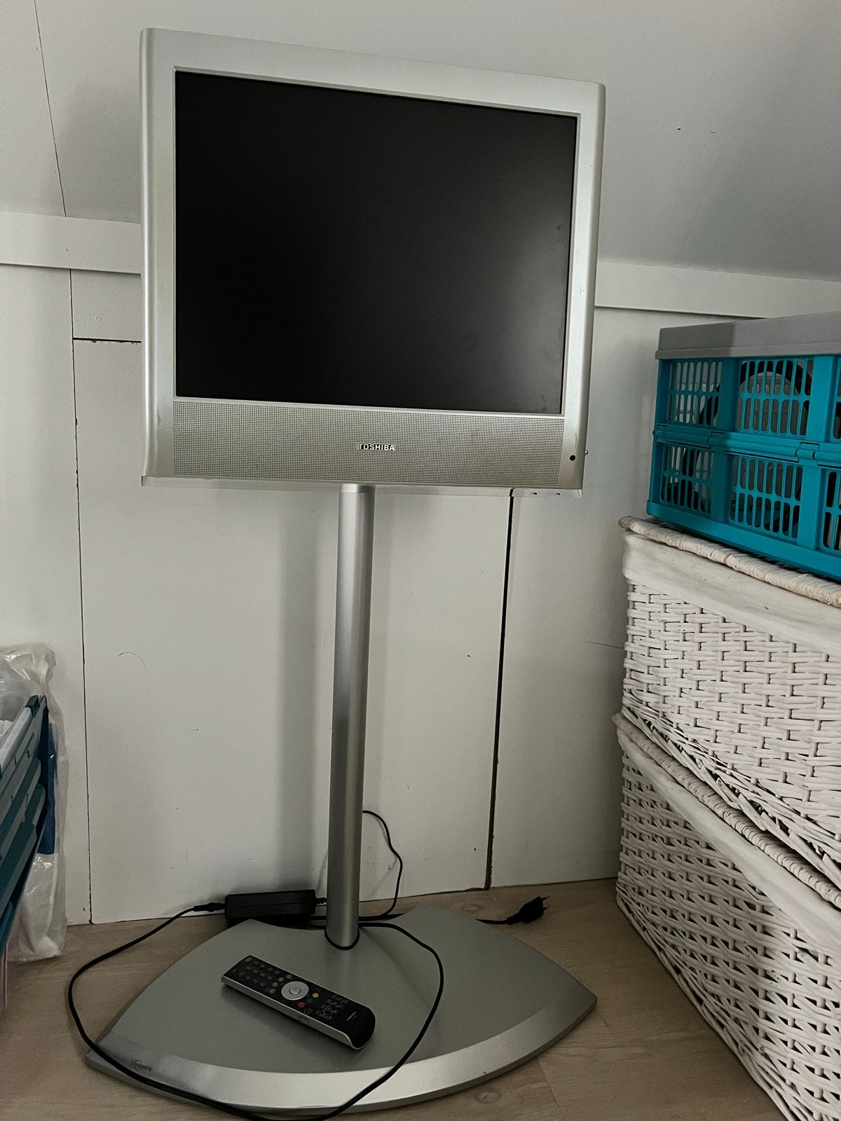 Toshiba TV op standaard - Gebruikt, 50 Hz, Ophalen of Verzenden, Minder dan 40 cm, Gebruikt
