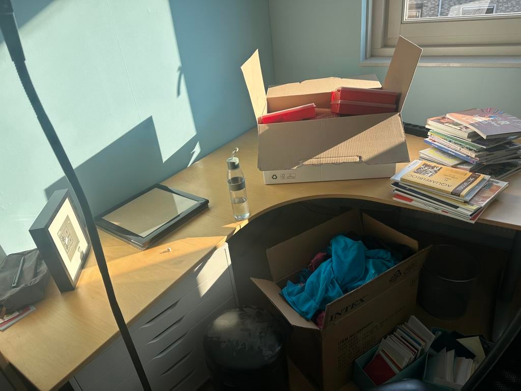 GRATIS - Bureau Galand IKEA - prima kwaliteit, Ophalen, Zo goed als nieuw, Hoekbureau