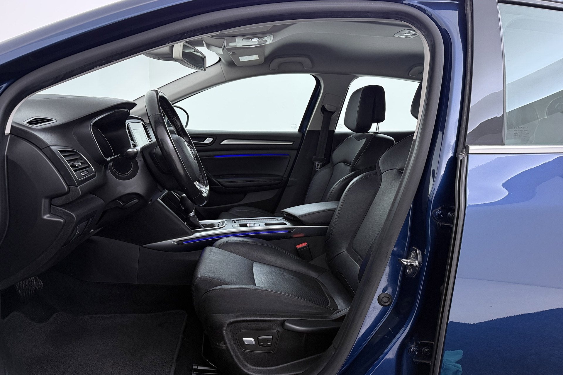 Renault Mégane 1.2 TCe Limited | Trekhaak | Automaat | CarP, Auto's, Renault, Gebruikt, 4 cilinders, Blauw, 1650 kg