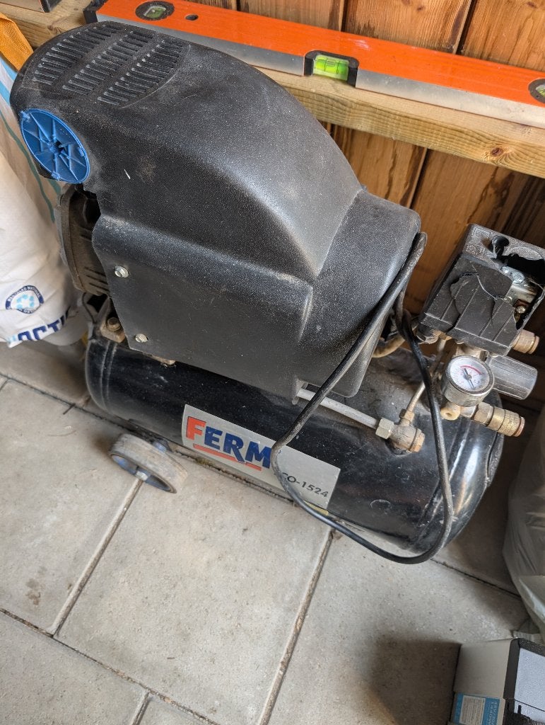 Ferm FCO-1524 compressor, Doe-het-zelf en Verbouw, Compressors, Ophalen, Gebruikt, 6 tot 10 bar, Minder dan 200 liter/min