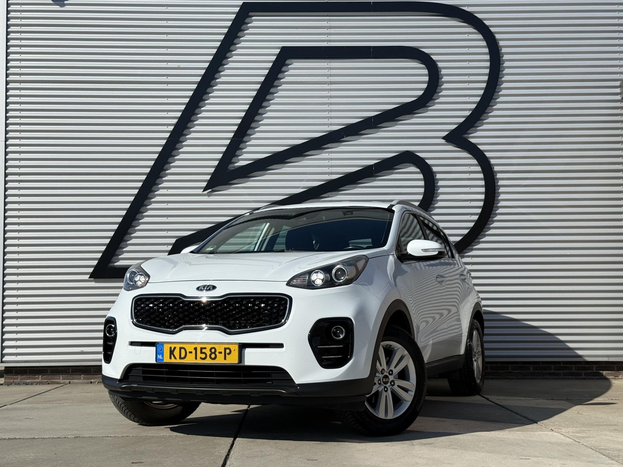 Kia Sportage 1.6 GDI First Edition 2e Eigenaar|Navi|Trekhaak, Voorwielaandrijving, Stof, Gebruikt, 4 cilinders