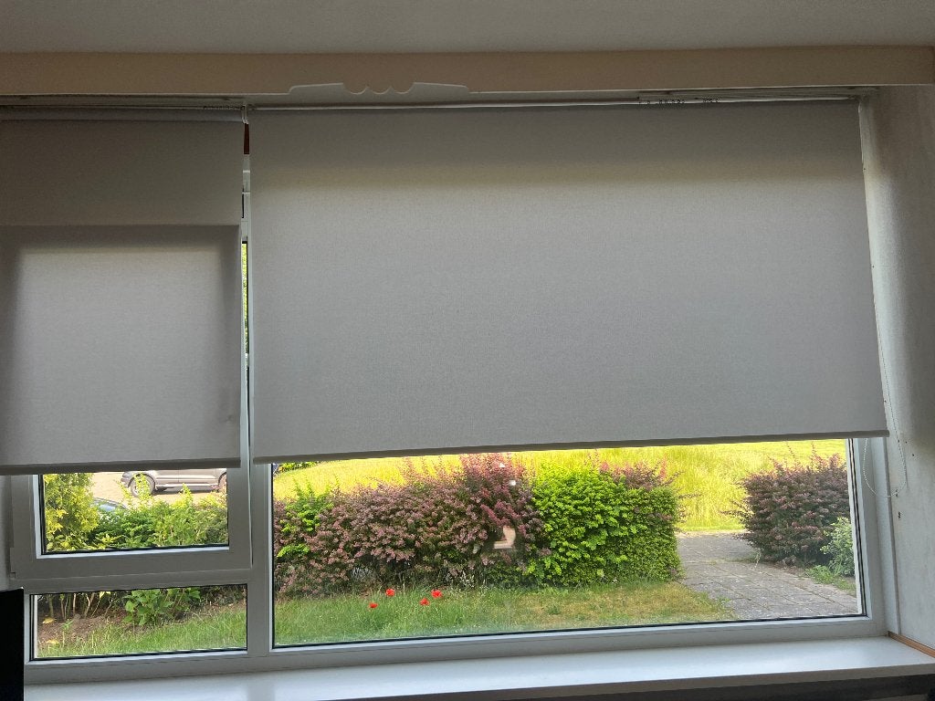 2 rolgordijnen, Huis en Inrichting, Stoffering | Gordijnen en Lamellen, Ophalen, Gebruikt, Wit, 150 tot 200 cm