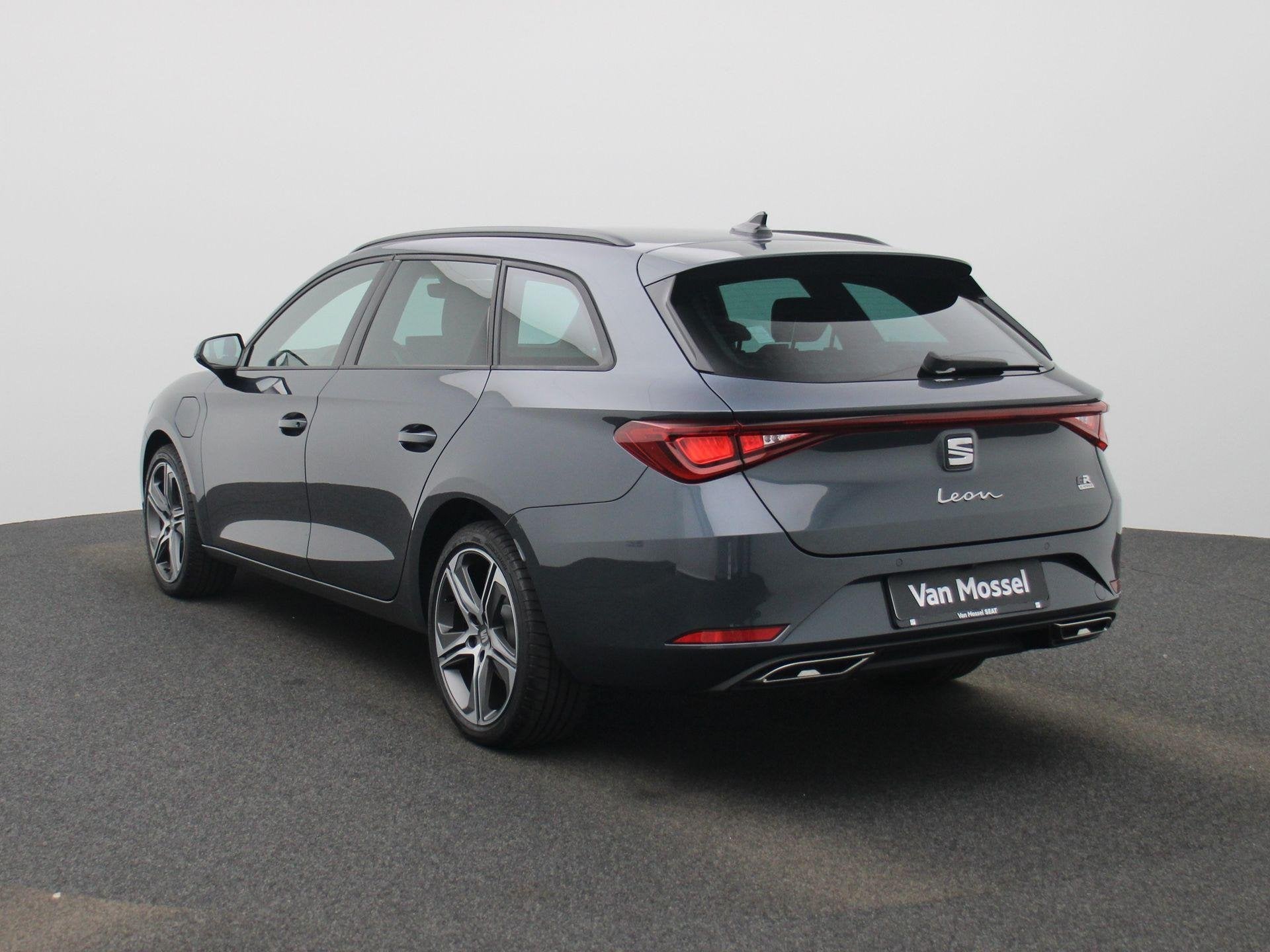 SEAT Leon Sportstourer 1.5 TSI e-Hybrid FR PHEV First Editio, Auto's, Dealer onderhouden, Stof, 4 cilinders, Nieuw
