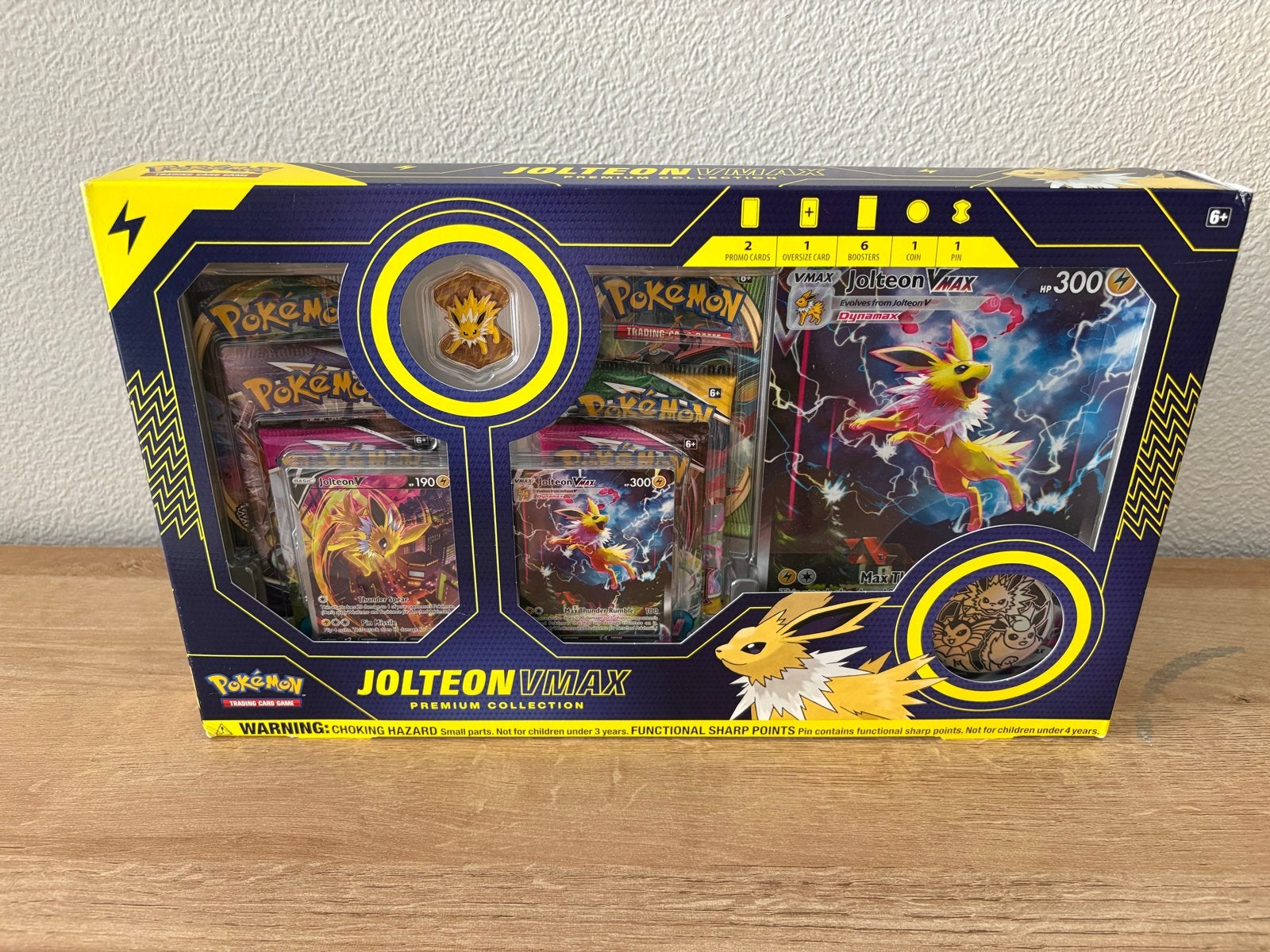 Pokémon Jolteon VMAX Premium Collection, Ophalen of Verzenden, Nieuw, Overige typen
