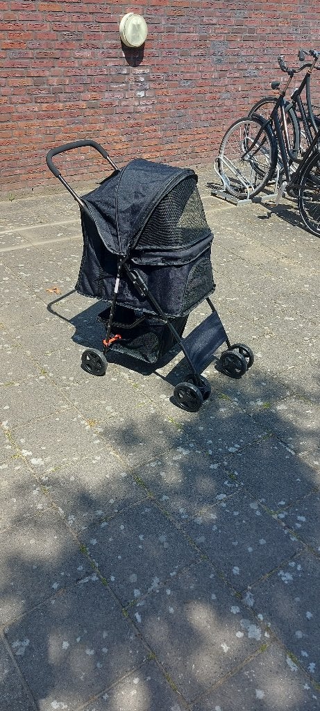 Te koop buggy voor een hond, Ophalen, Zo goed als nieuw, Hondenbuggy