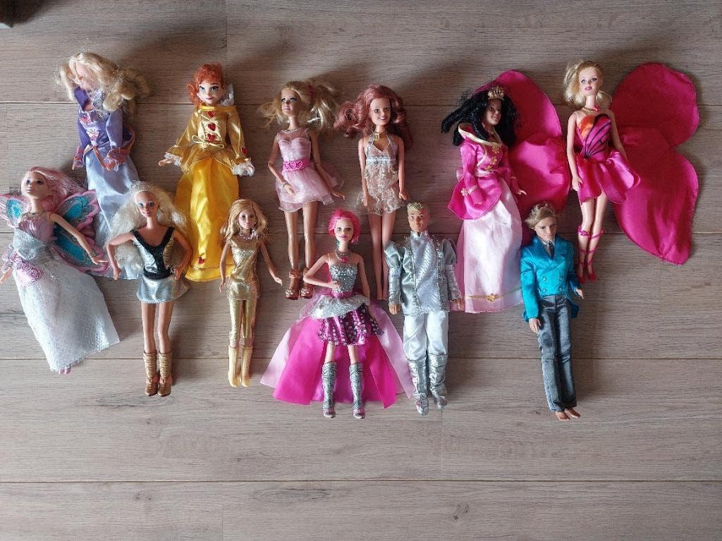 Te Koop; 12 barbies, Ophalen of Verzenden, Gebruikt, Barbie