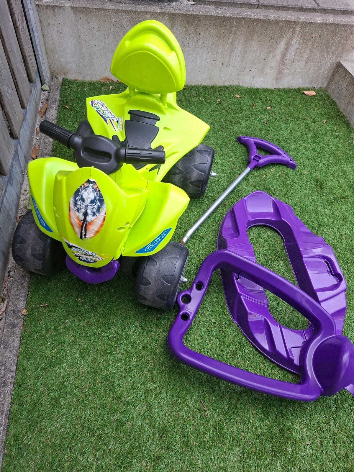 Injusa Goliath Quad 6-in-1 Loopauto - Groen/Paars, Ophalen, Gebruikt