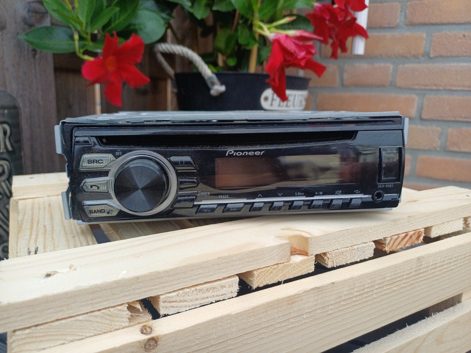 Pioneer DEH-09BT Autoradio met USB en Bluetooth, Auto diversen, Autoradio's, Ophalen, Gebruikt