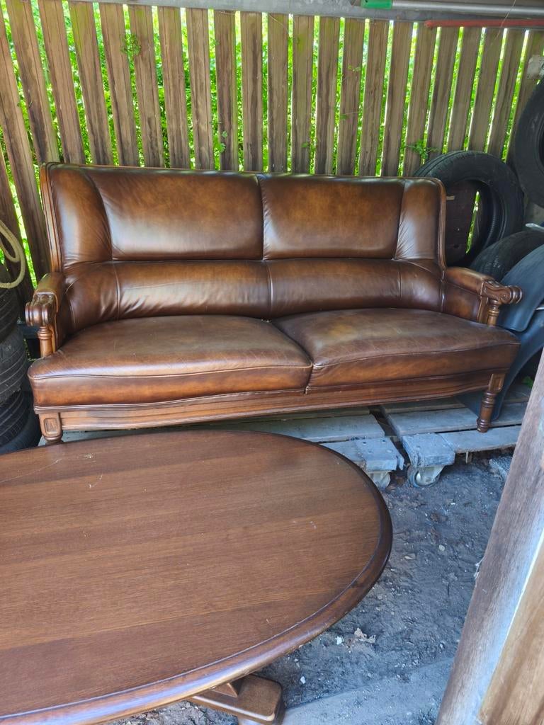 Leren bank en salontafel - Klassiek en Comfortabel, Huis en Inrichting, Banken | Bankstellen, Gebruikt, Driepersoons, 75 tot 100 cm