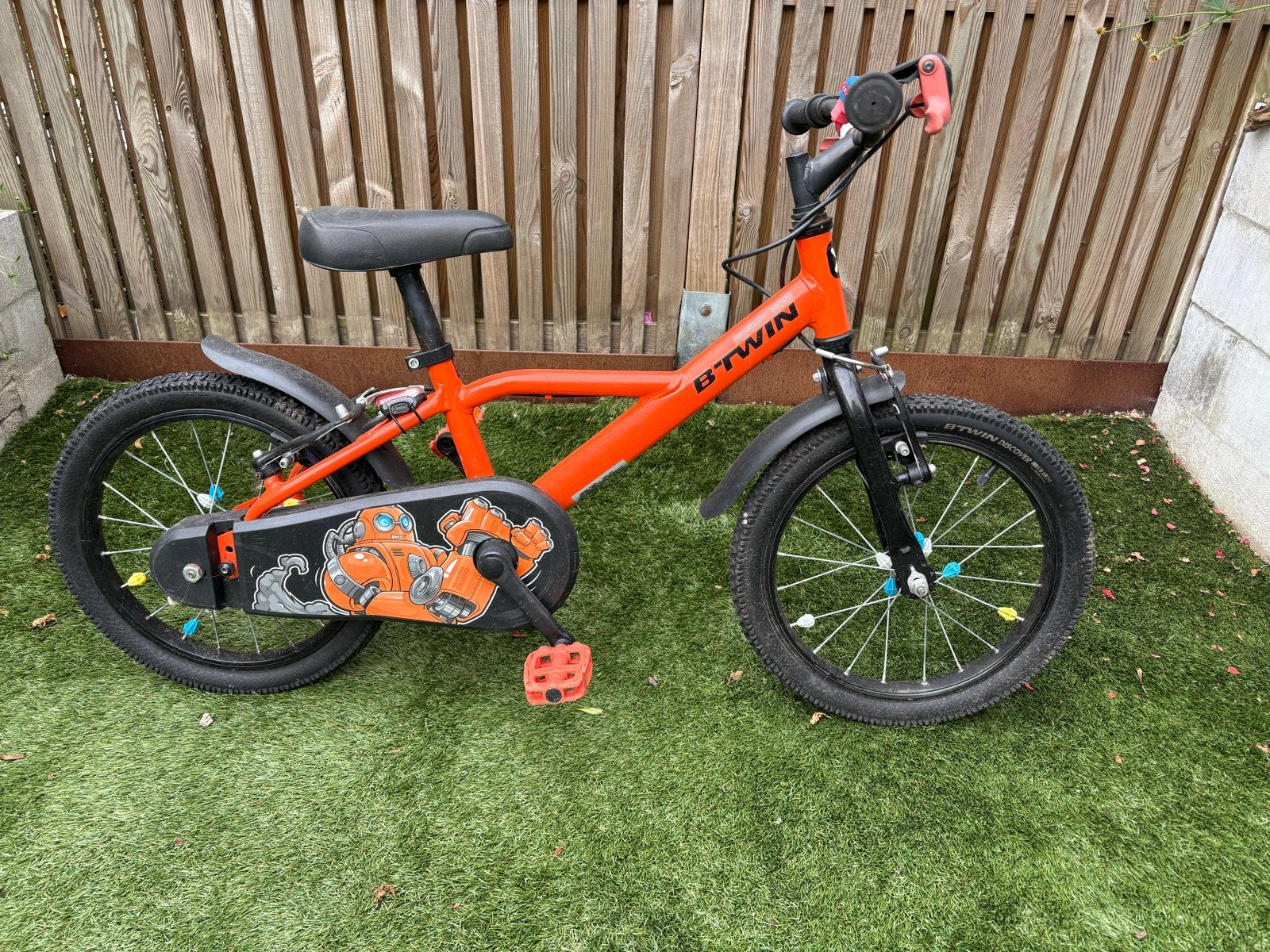 B'Twin kinderfiets 16 inch, oranje, Fietsen en Brommers, Ophalen, Gebruikt, Schijfrem, 16 tot 20 inch