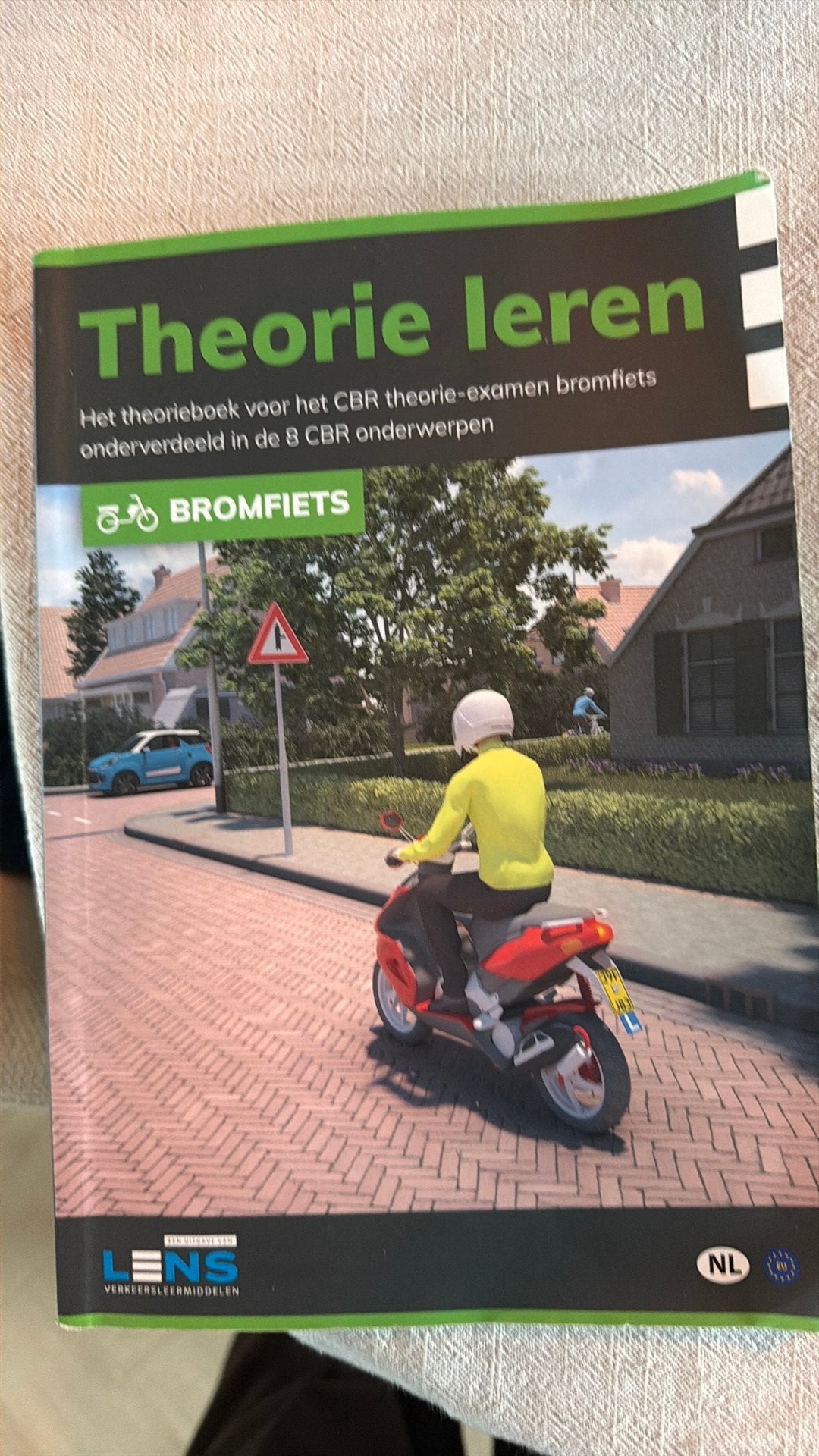 Theorie boek bromfiets, Ophalen of Verzenden, Zo goed als nieuw