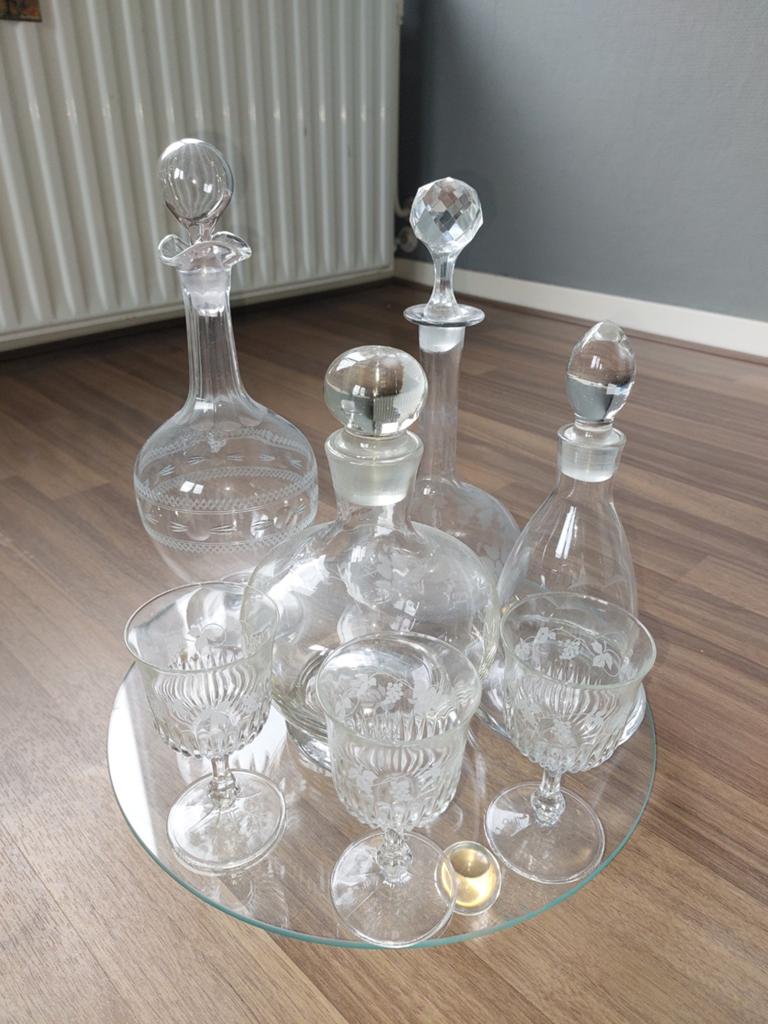 Verschillende soorten karaf met glaasjes, Antiek en Kunst, Antiek | Glas en Kristal, Ophalen