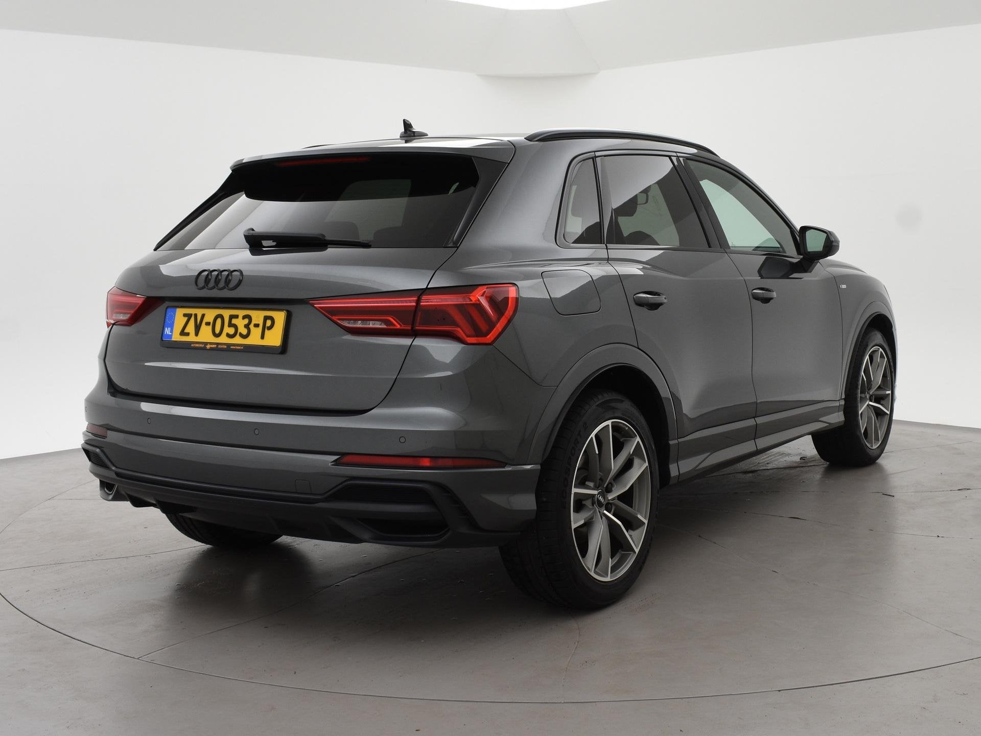 Audi Q3 35 TFSI S-LINE 150 PK AUT. + VIRTUAL | CARPLAY | STA, 4 cilinders, 150 pk, Bedrijf, 1470 kg
