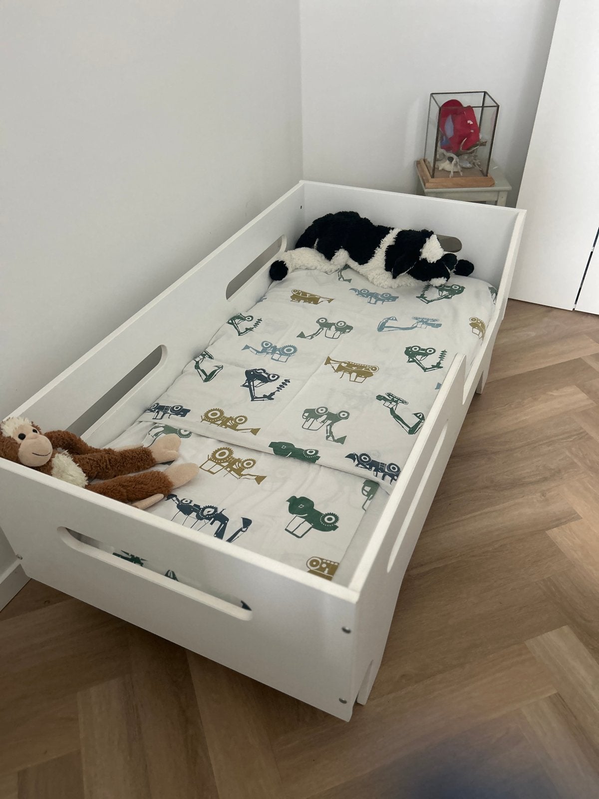 Peuterbed Petit Amélie wit met lattenbodem en matras, Kinderen en Baby's, Kinderkamer | Bedden, Ophalen, Gebruikt, 70 tot 85 cm
