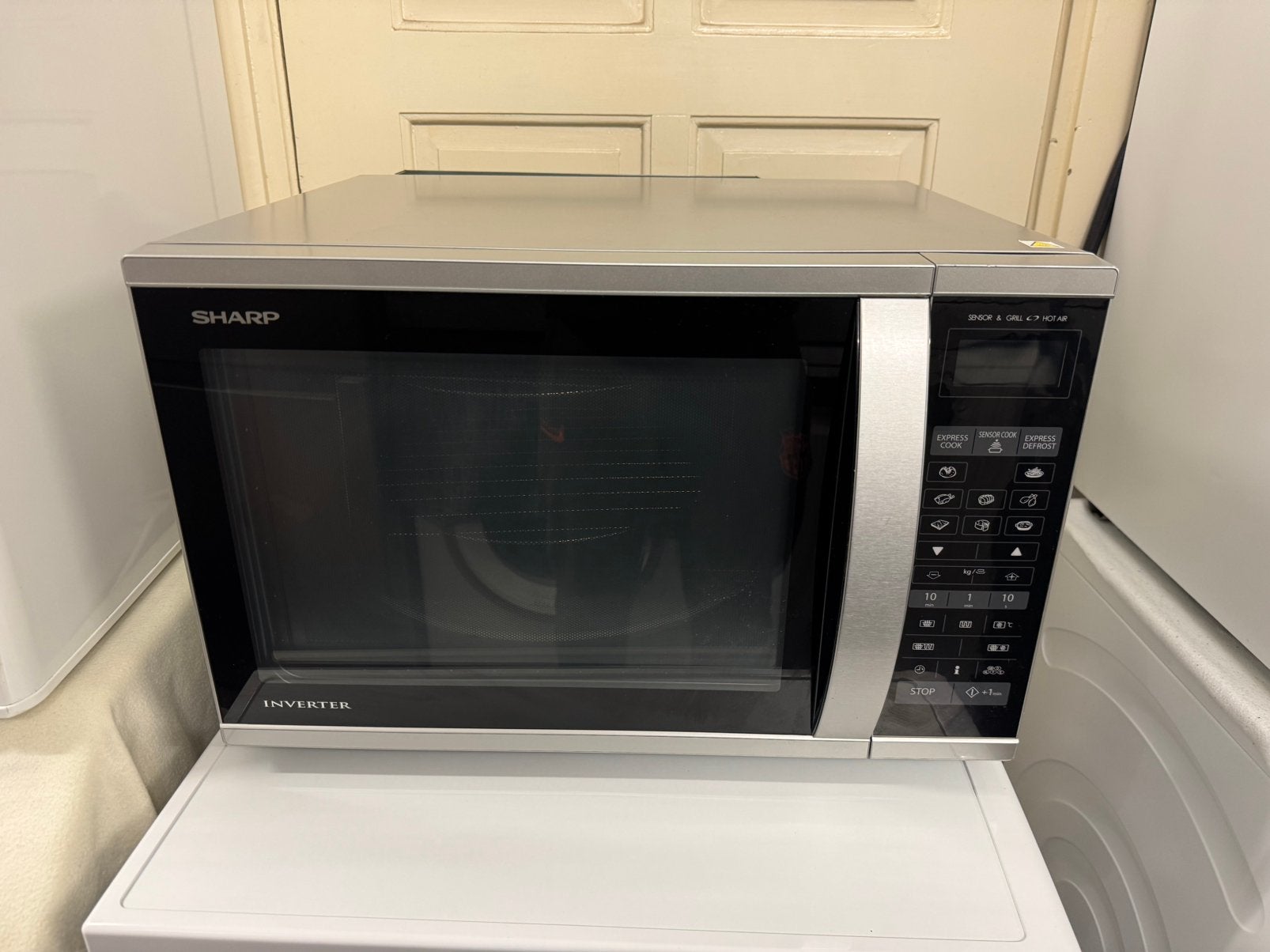 Sharp 40L CombiMagnetron | Incl Bakplaat | Schoon en Goed, Ophalen, Combimagnetron, Gebruikt, Hete lucht