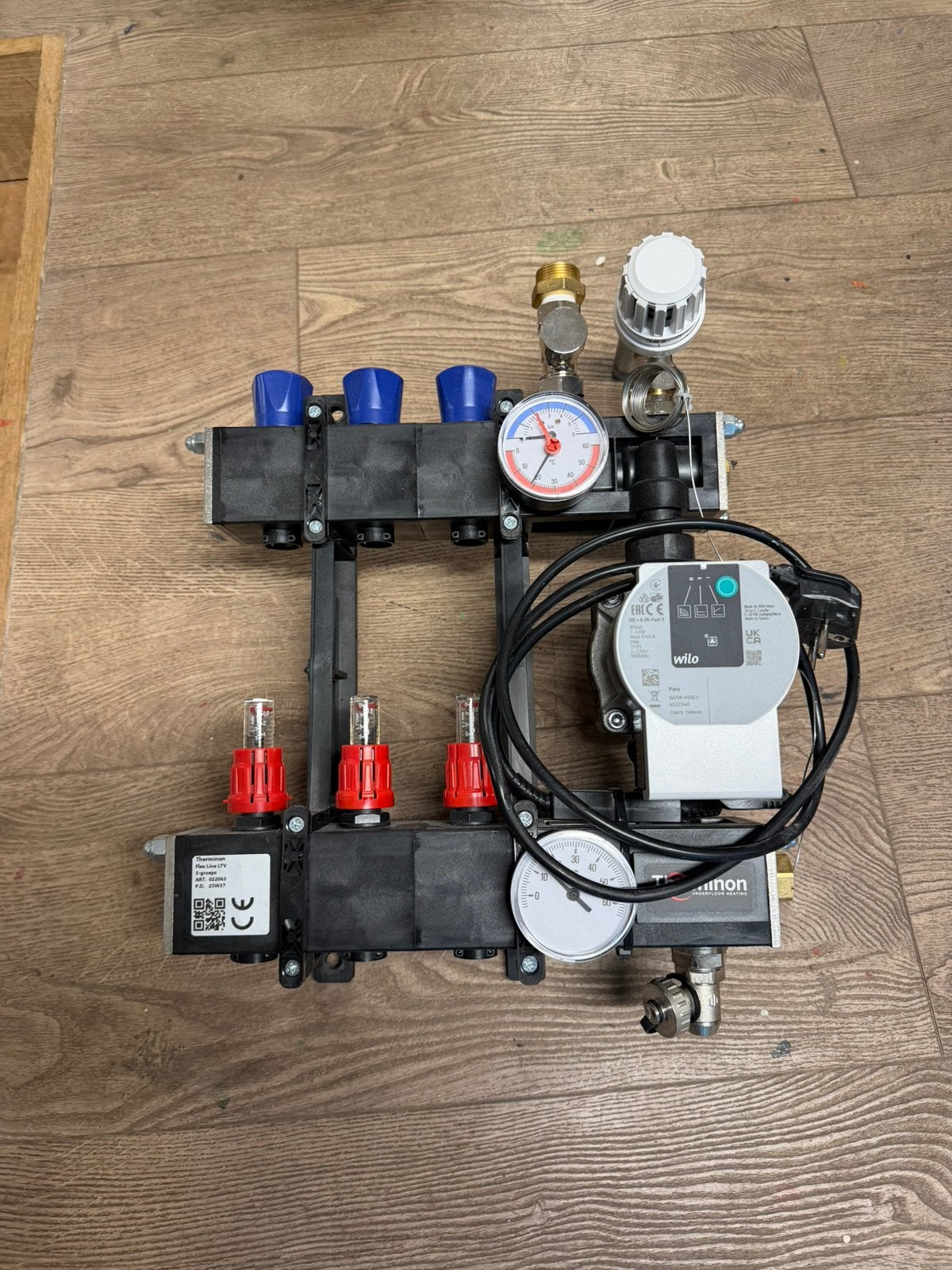 Therminon 3-groeps composiet vloerverwarmings verdeler, Ophalen, Minder dan 30 cm, Overige typen, Minder dan 60 cm