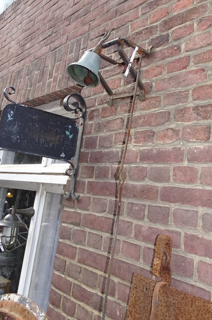 oude bel deurbel schoolbel, Ophalen
