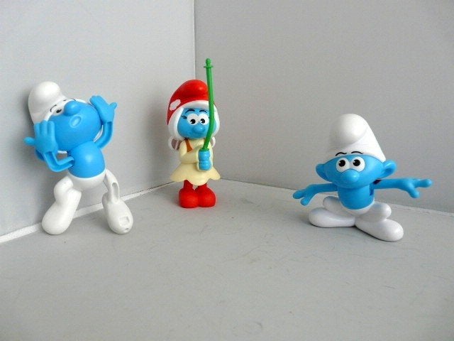 BGK 2018 # Peyo - Smurfin en 2 Smurfen (ca. 14 cm), Ophalen of Verzenden, Zo goed als nieuw, Verschillende Smurfen, Poppetje, Figuurtje of Knuffel